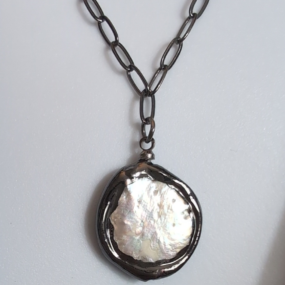 Pearly & Iridescent Artist Circle - Picture 3 of 5